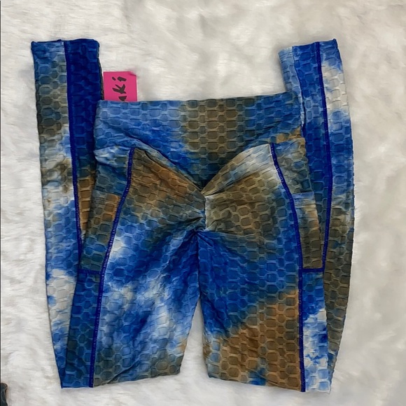 Tie Dye Scrunch top and Leggings set - Picture 3 of 9